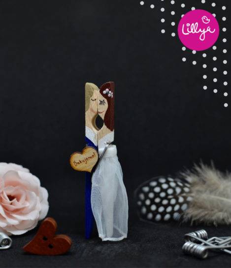 originálne darčeky pre svadobných hostí, svadobné magnetky, handmade darčeky pre svadobčanov, drevené magnetky, darčeky pre hostí na svadbe, neobyčajné darčeky, svadobné darčeky pre hostí, pamiatka na svadbu, svadobné štipce, maľované štipce, svadobné štipčeky oroginalne darceky pre svadobnych hosti, svadobne magnetky, handmade darceky pre svadobcanov, darceky pre hosti na svadbe, neobycajne darceky, svadobne darceky pre hosti, pamiatkana svadbu, svadobne stipce, svadobne stipceky, svadobne menovky, menovky na stoly